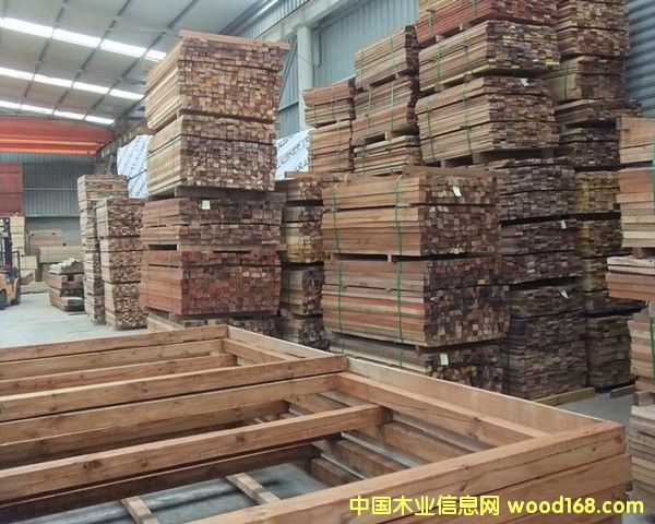 �D����˾�}�� �c���ɷŴ�