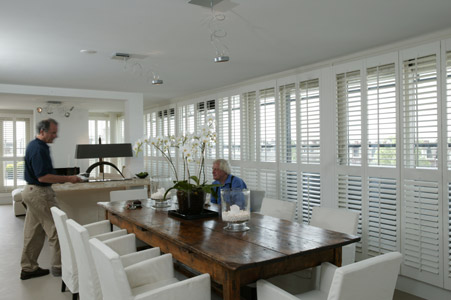 ���~����Ԕ����B