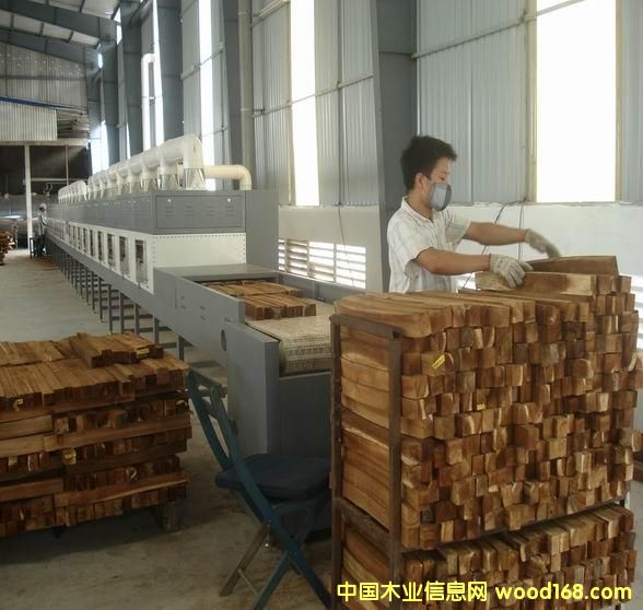 ΢��ľ�ĺ�ɚ��x�O��