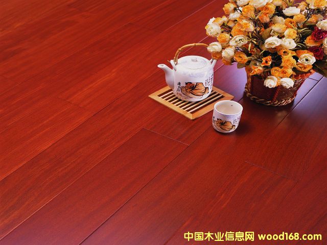 ��ľ�ͺϵذ�