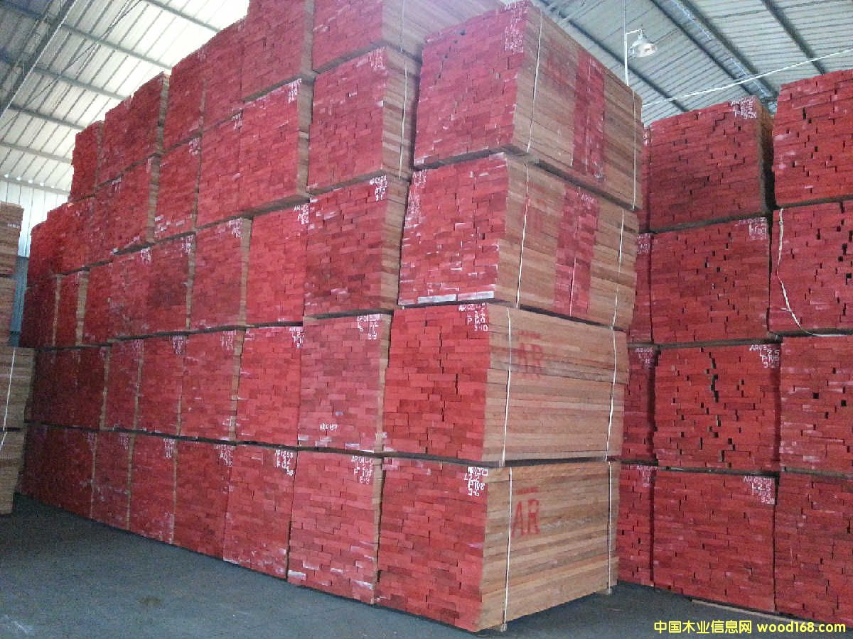 �t���S����ľ