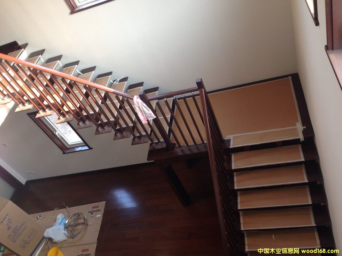  �Ϻ������u��ʽľ�Y���e�����Ȳ��b�޵�Ԕ����B