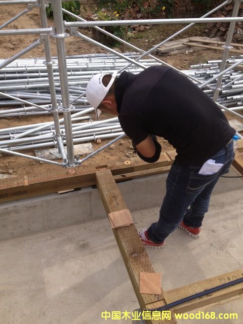 �Ϻ������u��ʽľ�Y���e��