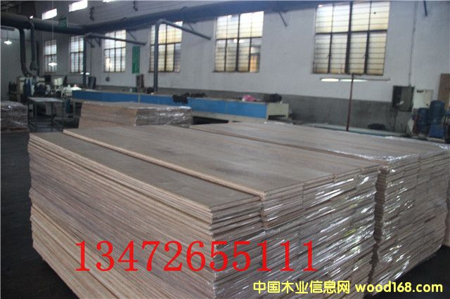 ��ľ ��ľ�ͺϵذ��Ԕ����B