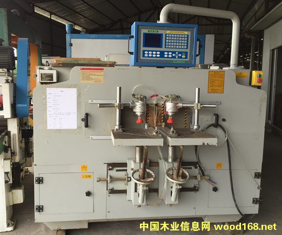 �R�ϔ�����^�C