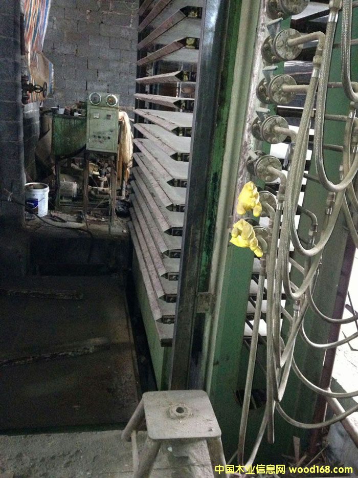 18��ľģ�����a��