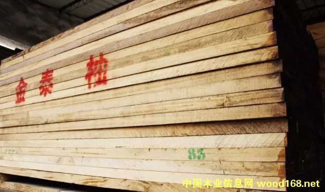 ��̩��ľ���ھGɫ�h(hu��n)���ĸ���ľ��