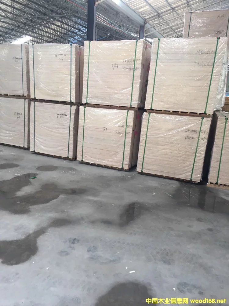 ���N��ɫ�����谷�����������屳��