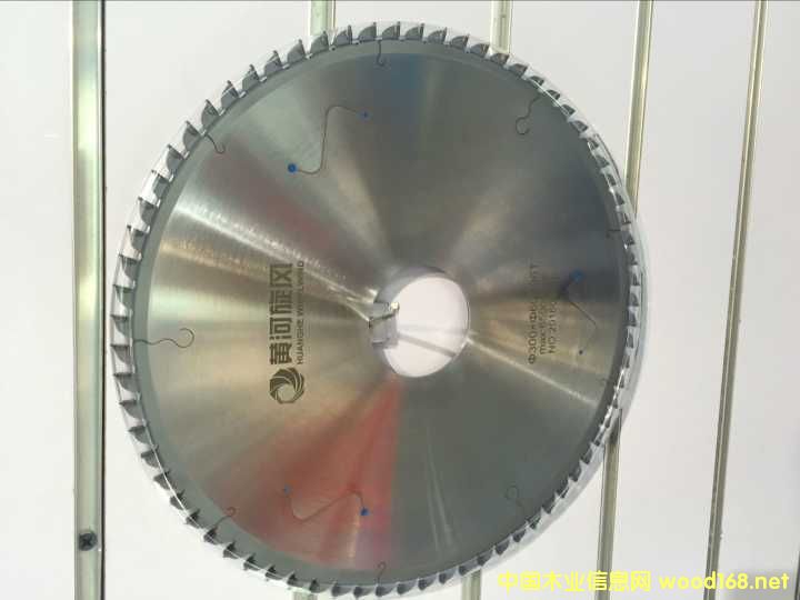 ����ʯľ���Ƭ