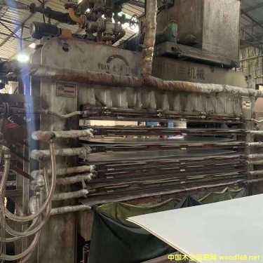 �İ˳߶���900���A�S�����N�扺�C