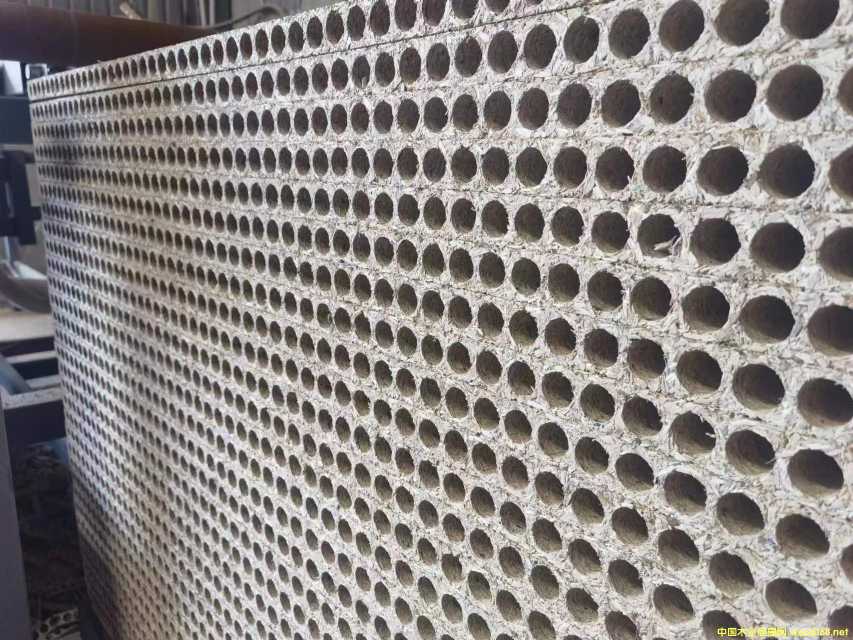 �����W��