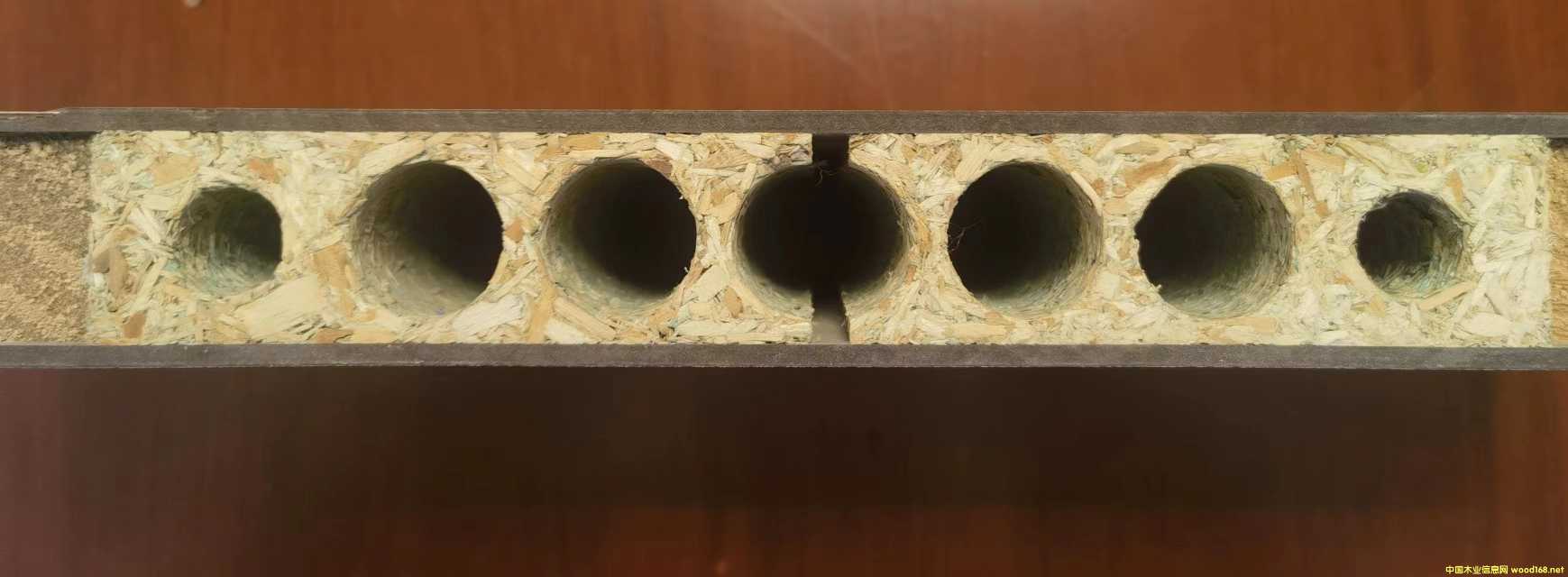 �����W��