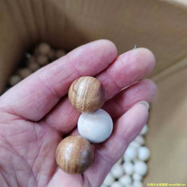 ľ����ľ�ĸ�ɫ�� �������� ����ɫ